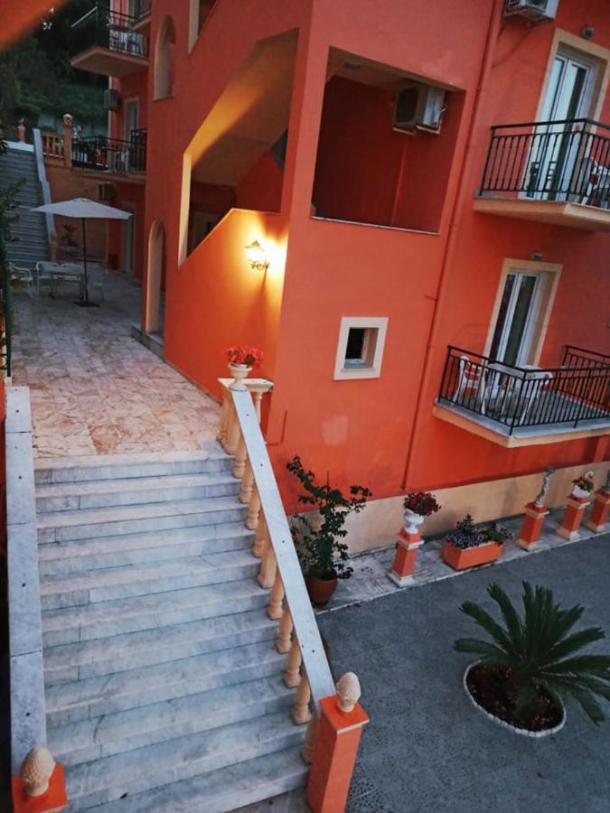 Corfu Sunflower Apartments Benitses  Exterior photo