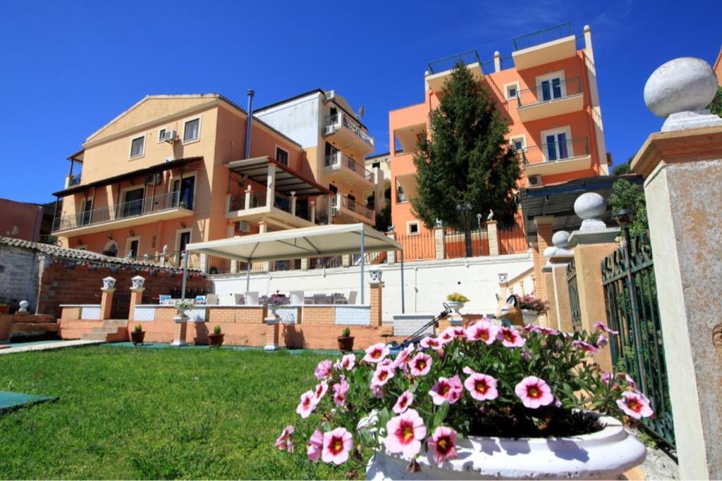 Corfu Sunflower Apartments Benitses  Exterior photo